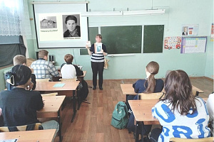 Патриотическая лира «Поэзия моя, ты из окопа» фото #1